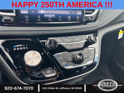 2027 Chrysler Pacifica Select AWD !!!
