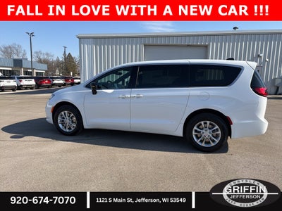 2026 Chrysler Pacifica Select