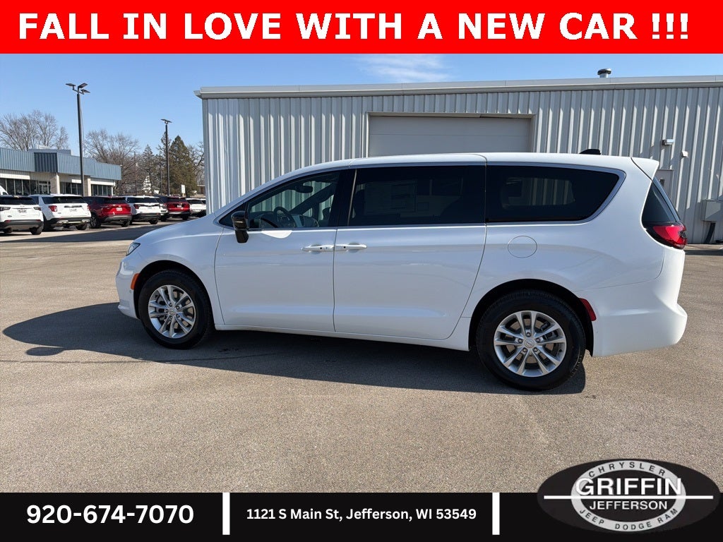 2026 Chrysler Pacifica Select