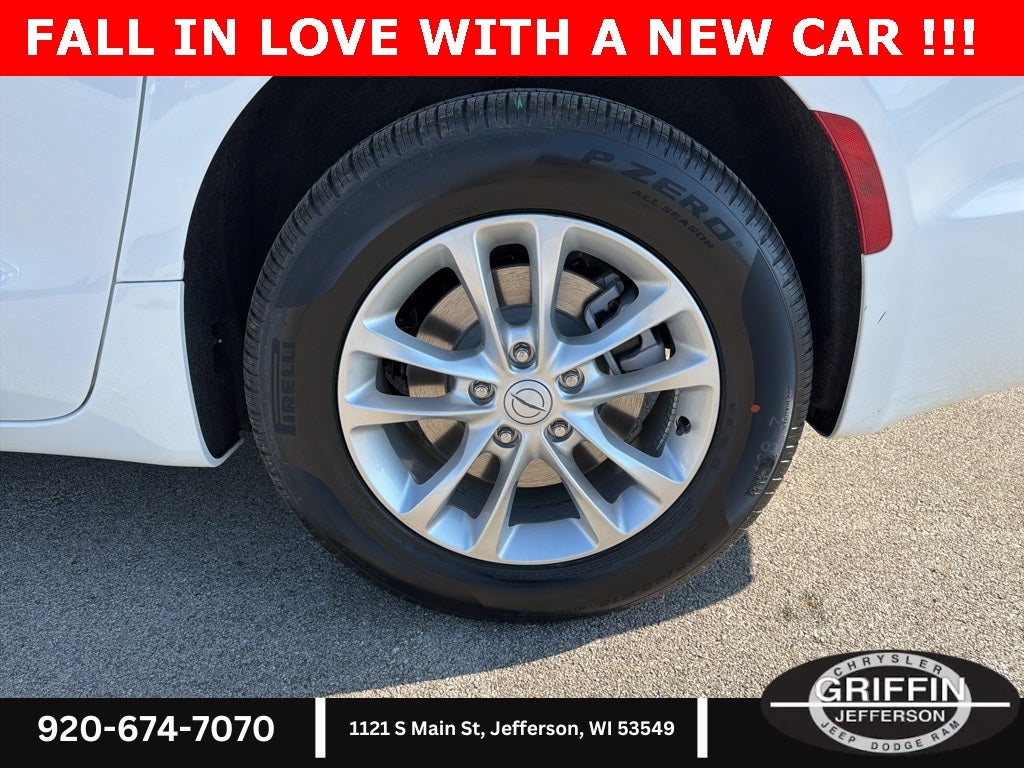 2026 Chrysler Pacifica Select