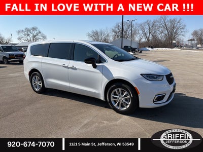 2026 Chrysler Pacifica Select