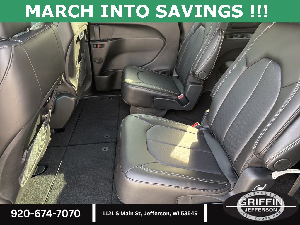 2026 Chrysler Pacifica Select