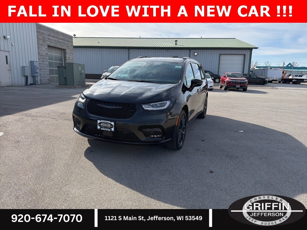 2026 Chrysler Pacifica Select