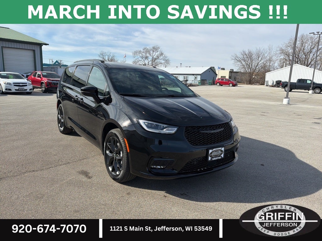 2026 Chrysler Pacifica Select