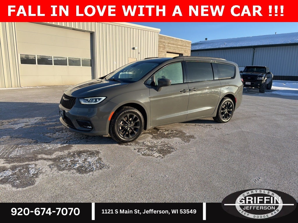 2021 Chrysler Pacifica Touring AWD !!!
