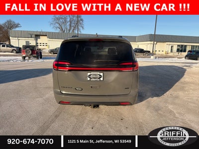 2021 Chrysler Pacifica Touring AWD !!!