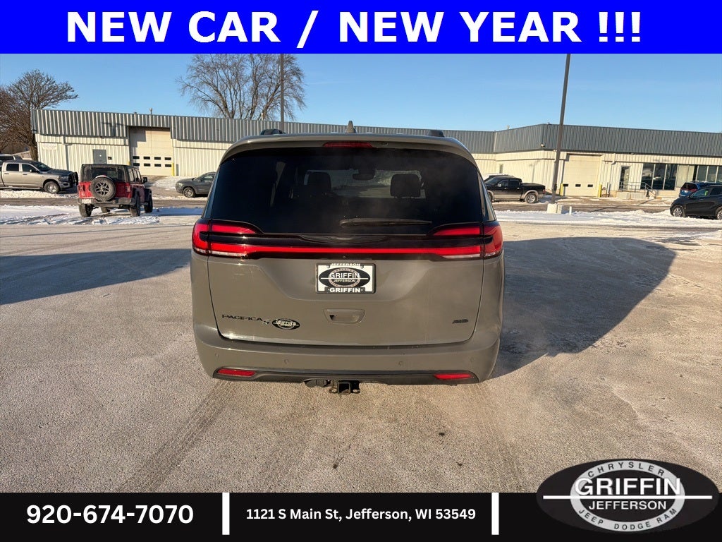 2021 Chrysler Pacifica Touring AWD !!!