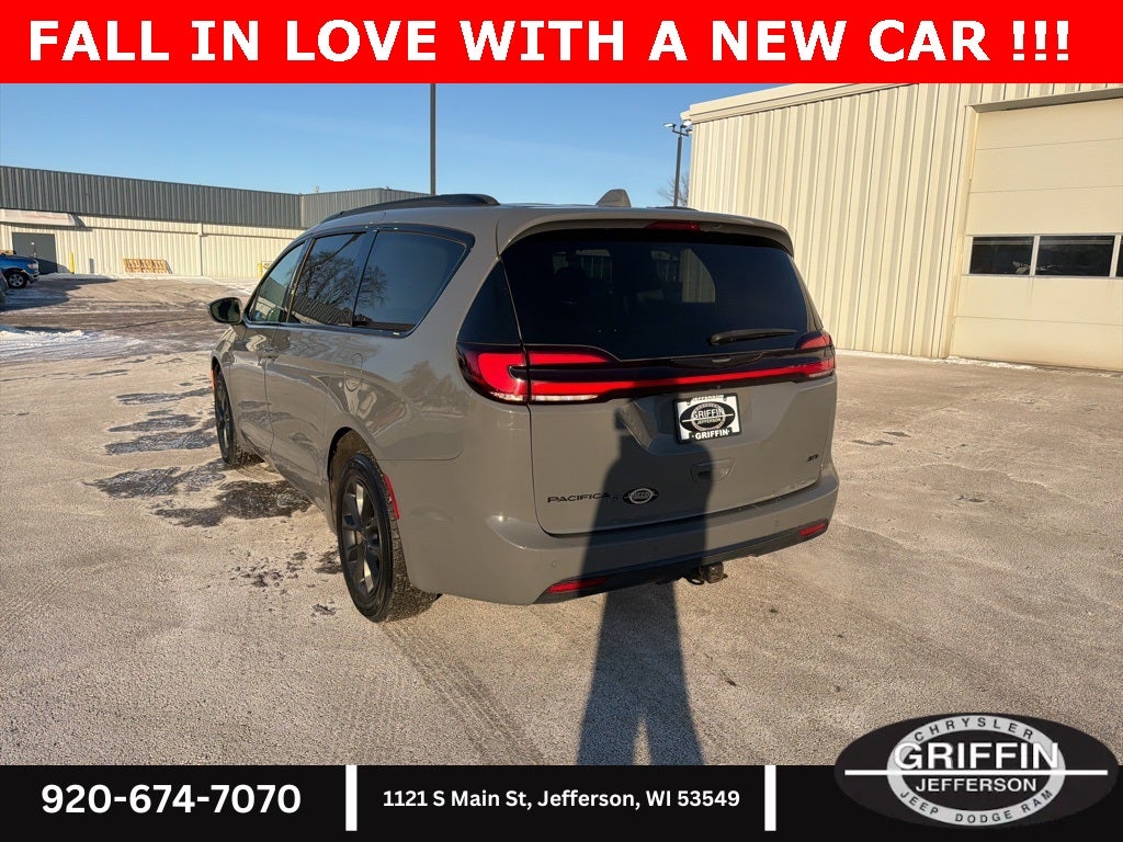 2021 Chrysler Pacifica Touring AWD !!!