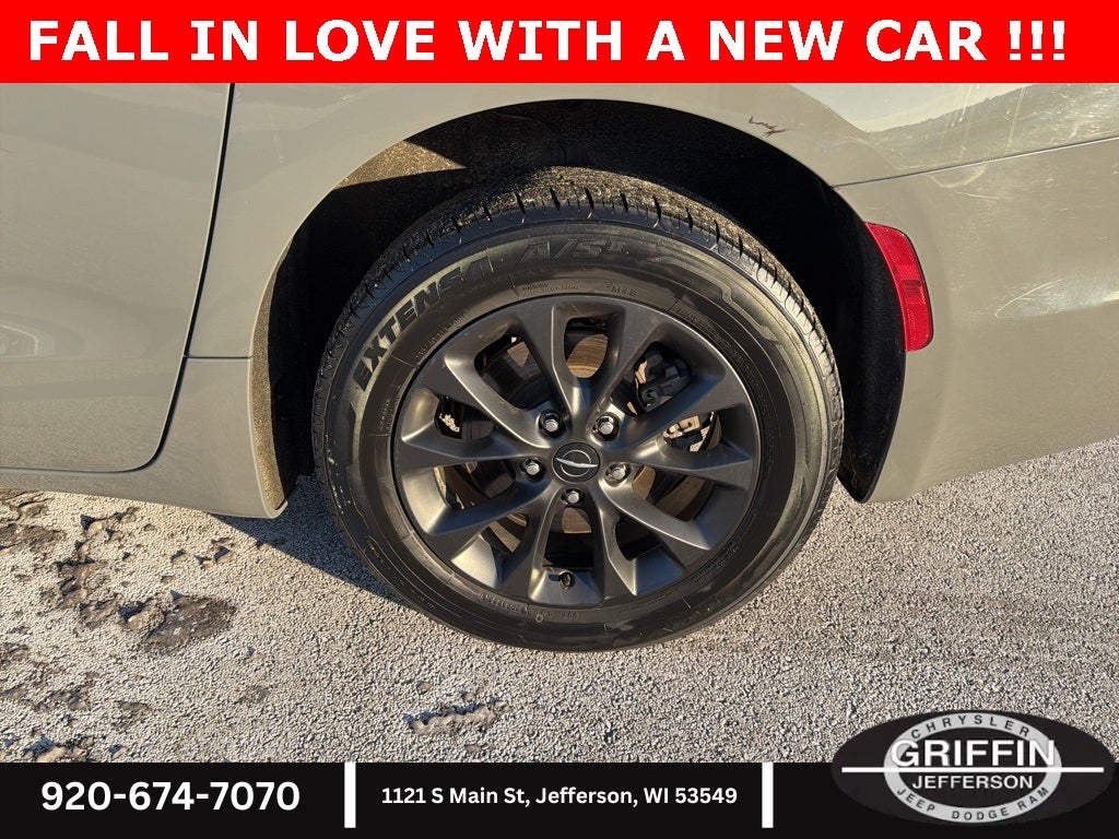 2021 Chrysler Pacifica Touring AWD !!!