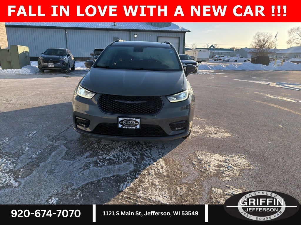 2021 Chrysler Pacifica Touring AWD !!!