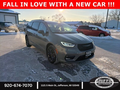 2021 Chrysler Pacifica Touring AWD !!!