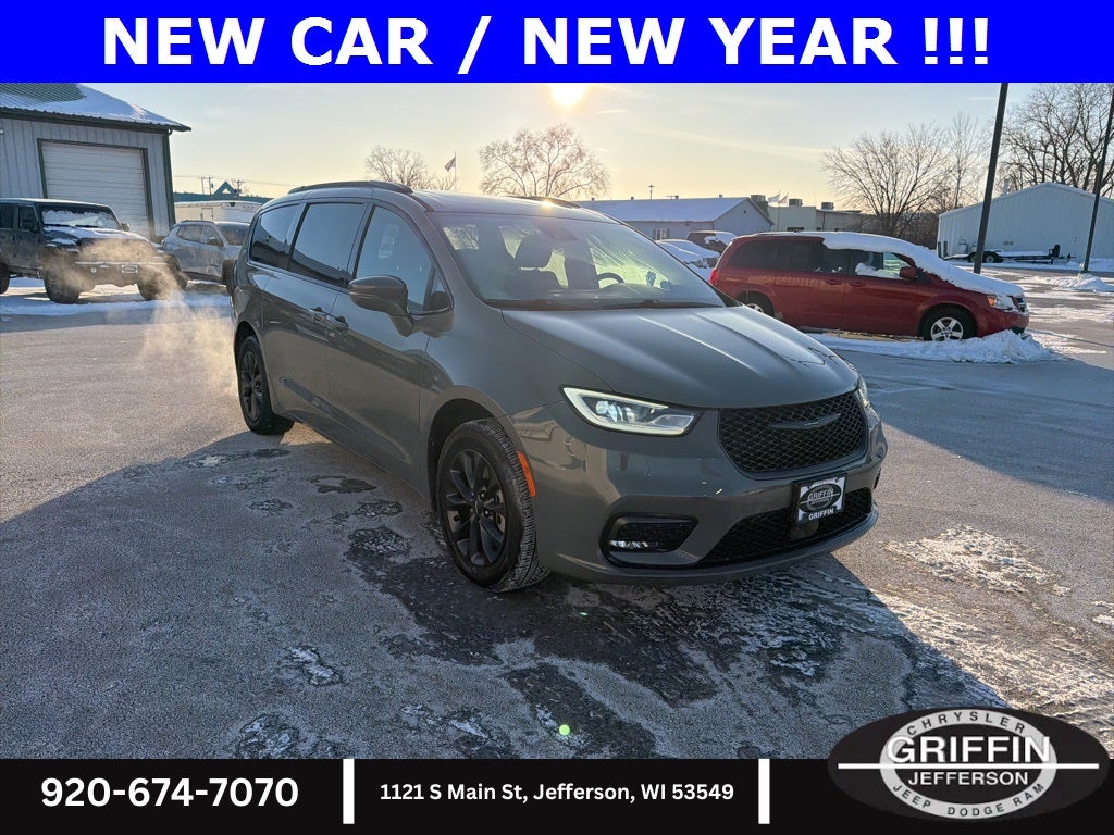 2021 Chrysler Pacifica Touring AWD !!!
