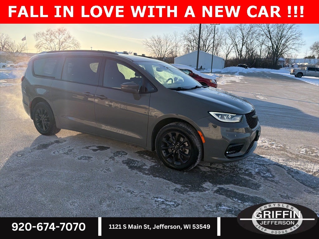 2021 Chrysler Pacifica Touring AWD !!!