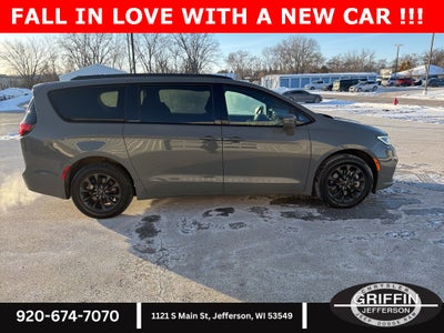 2021 Chrysler Pacifica Touring AWD !!!