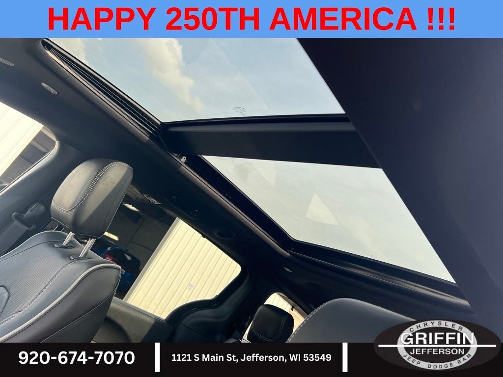 2027 Chrysler Pacifica Limited AWD !!!