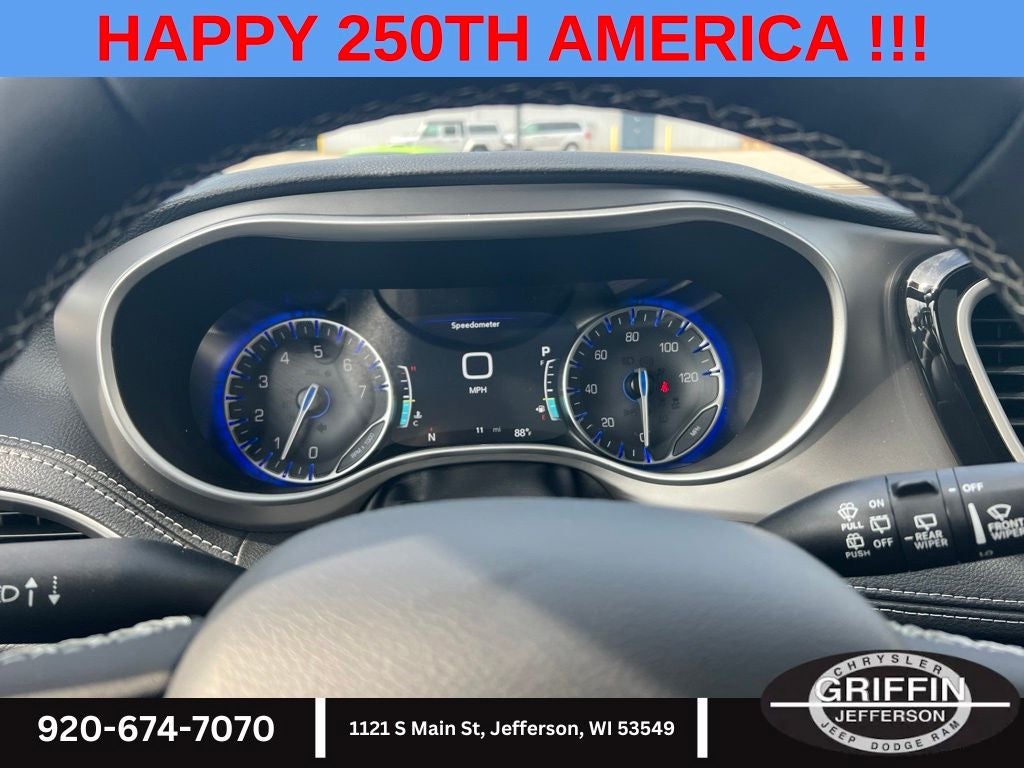 2027 Chrysler Pacifica Limited AWD !!!