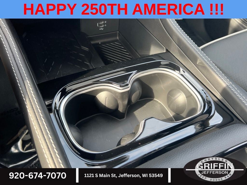 2027 Chrysler Pacifica Limited AWD !!!