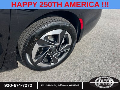 2027 Chrysler Pacifica Limited AWD !!!