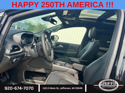 2027 Chrysler Pacifica Limited AWD !!!