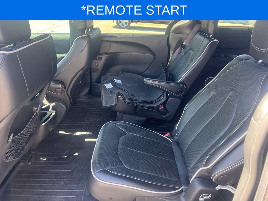 2025 Chrysler Pacifica Limited AWD Near Madison WI