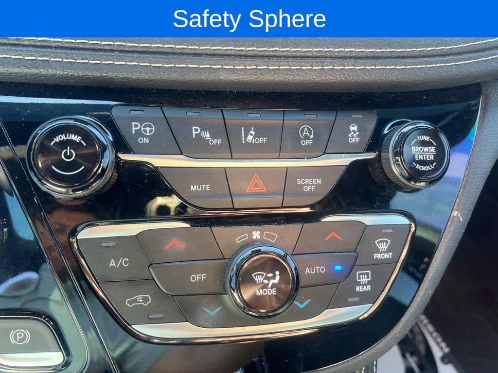 2025 Chrysler Pacifica Limited AWD Near Madison WI