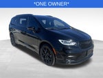 2025 Chrysler Pacifica Limited AWD Near Madison WI