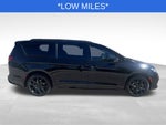 2025 Chrysler Pacifica Limited AWD Near Madison WI