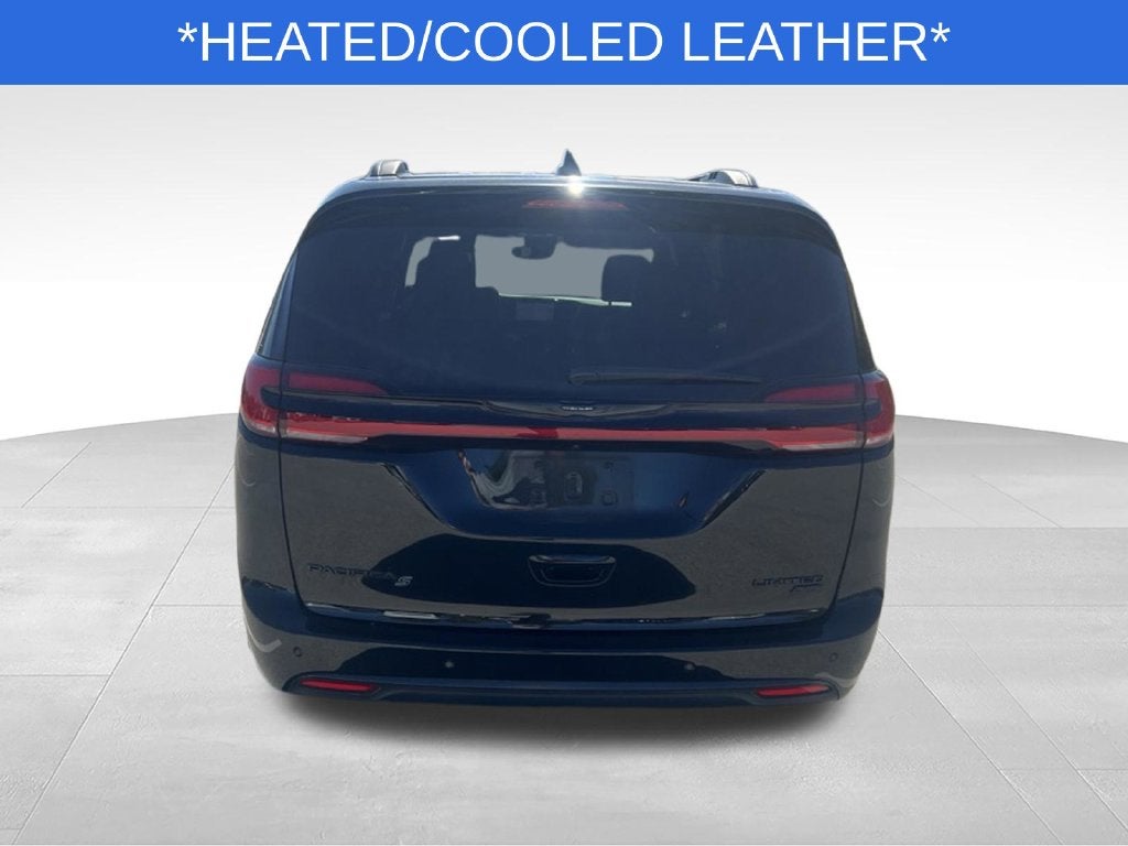 2025 Chrysler Pacifica Limited AWD Near Madison WI
