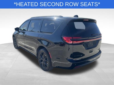 2025 Chrysler Pacifica Limited AWD Near Madison WI