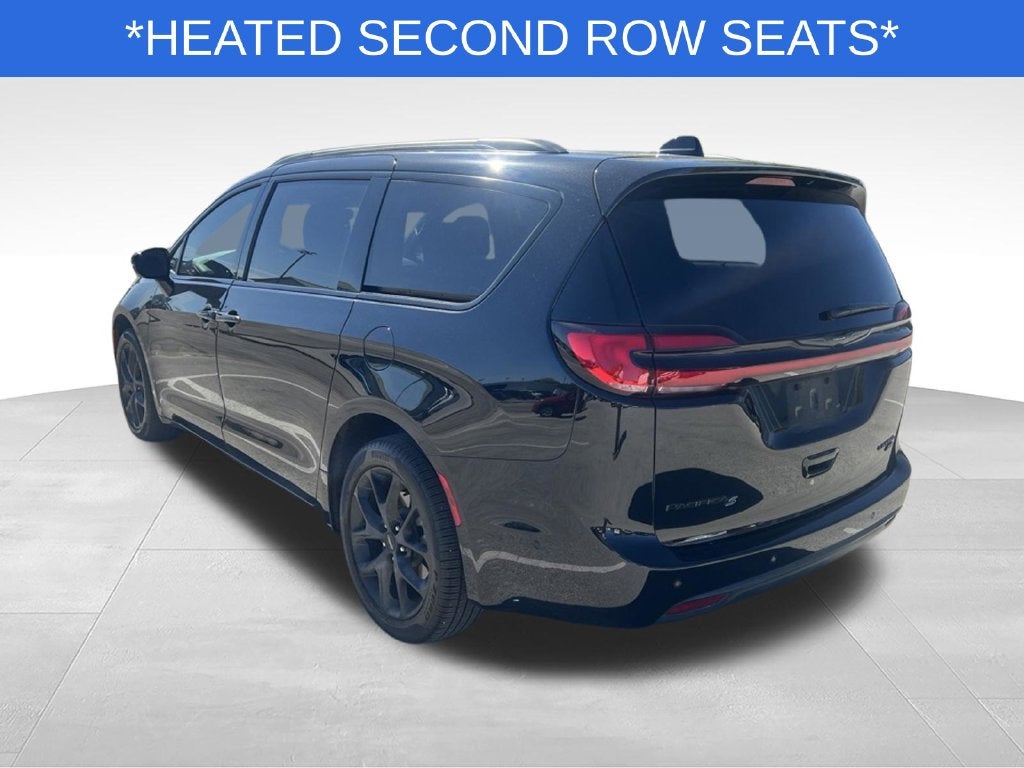 2025 Chrysler Pacifica Limited AWD Near Madison WI