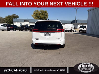 2027 Chrysler Pacifica Limited