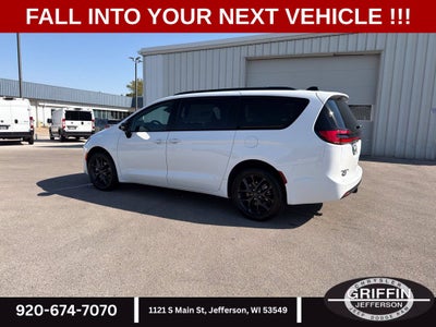 2027 Chrysler Pacifica Limited