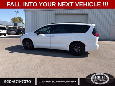 2027 Chrysler Pacifica Limited
