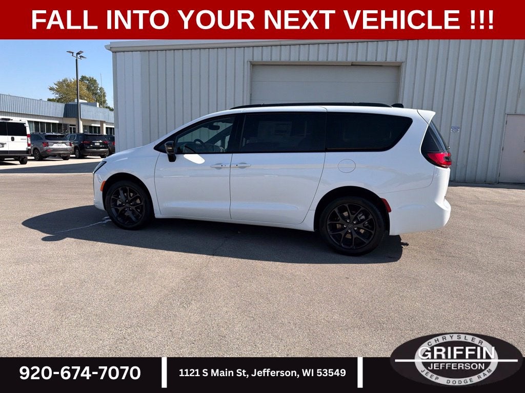 2027 Chrysler Pacifica Limited