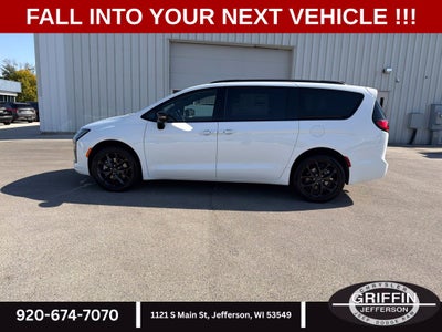 2027 Chrysler Pacifica Limited