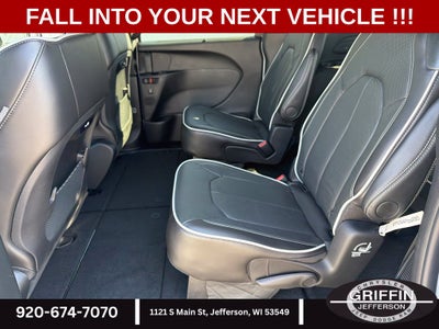 2027 Chrysler Pacifica Limited