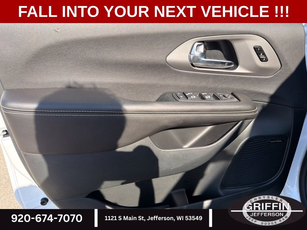 2027 Chrysler Pacifica Limited