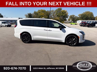 2027 Chrysler Pacifica Limited