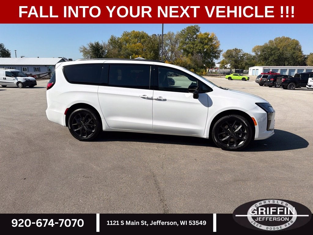 2027 Chrysler Pacifica Limited