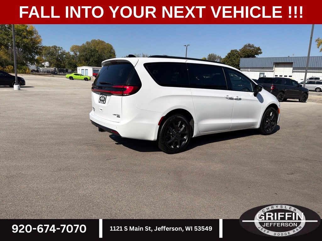 2027 Chrysler Pacifica Limited