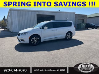 2024 Chrysler Pacifica Pinnacle AWD V6 !!!