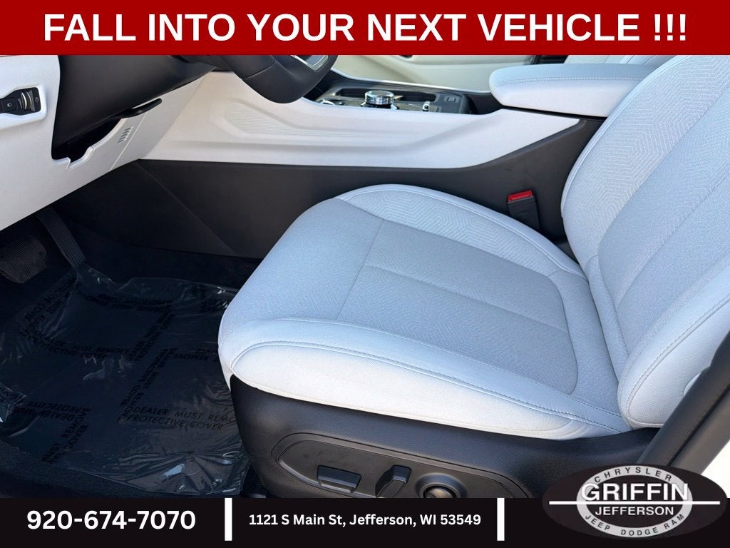 2026 Jeep Cherokee Laredo