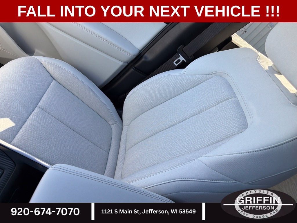 2026 Jeep Cherokee Laredo