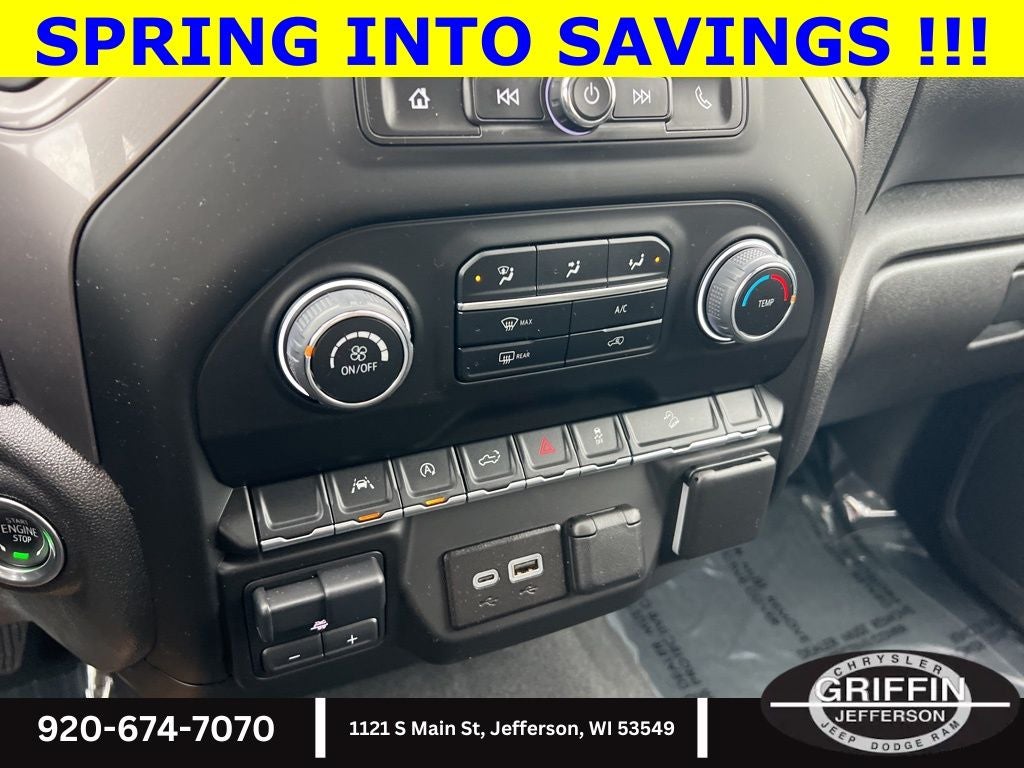 2024 Chevrolet Silverado 1500 Custom Trail Boss 4X4 V8 !!!