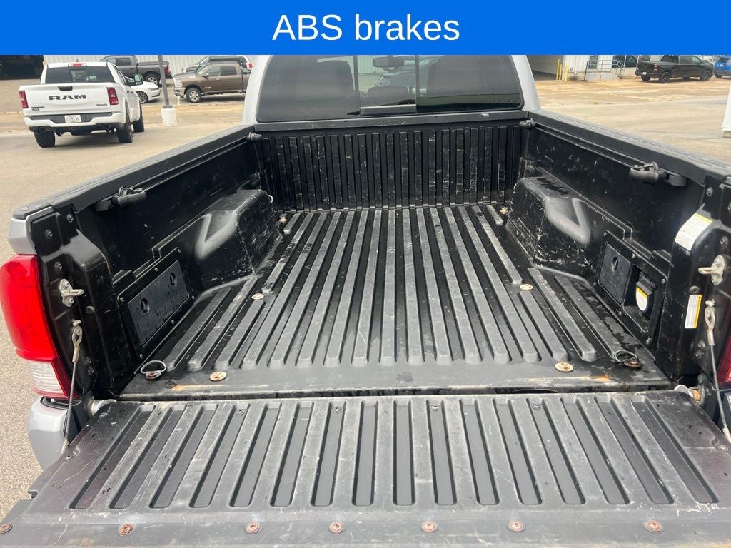 2017 Toyota Tacoma SR5 4WD Near Madison WI