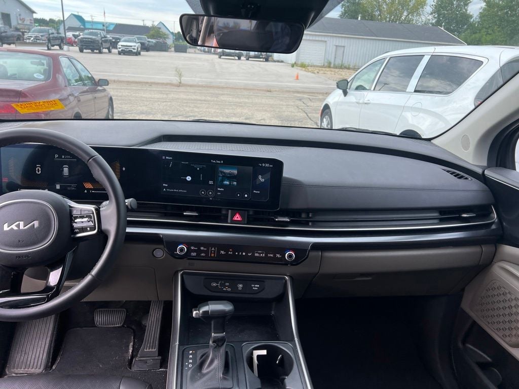 2025 Kia Carnival LXS Near Madison WI