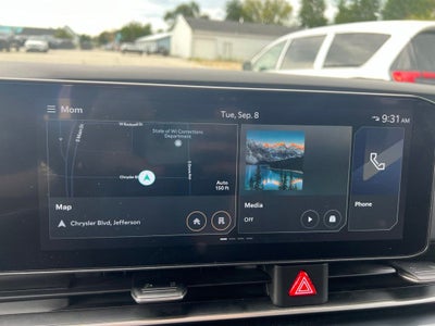 2025 Kia Carnival LXS Near Madison WI