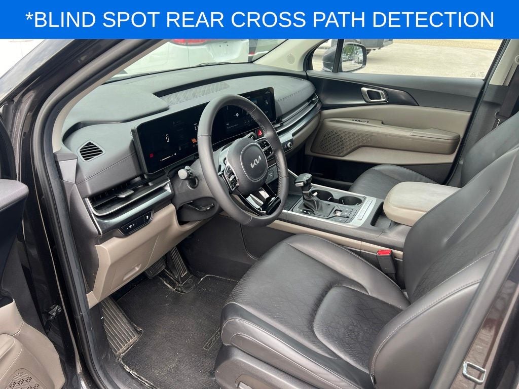 2025 Kia Carnival LXS Near Madison WI