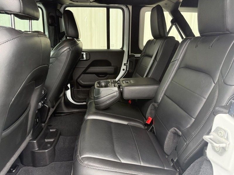 2022 Jeep Wrangler Unlimited Sahara Altitude