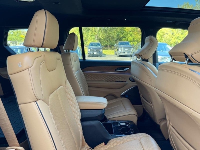 2023 Jeep Grand Cherokee L Summit RESERVE CERTIFIED Near Madison